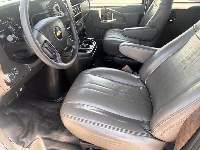 2024 Chevrolet Express Passenger 2500 1LS