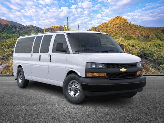 2025 Chevrolet Express Passenger 3500 1LS