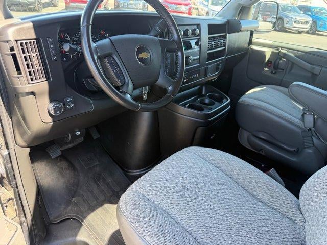 2023 Chevrolet Express Passenger 3500 1LS