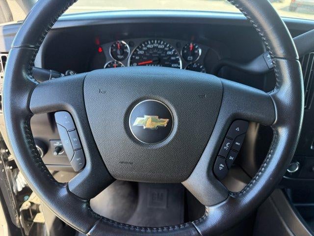 2023 Chevrolet Express Passenger 3500 1LS