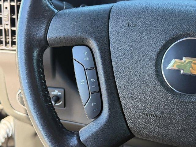 2023 Chevrolet Express Passenger 3500 1LS