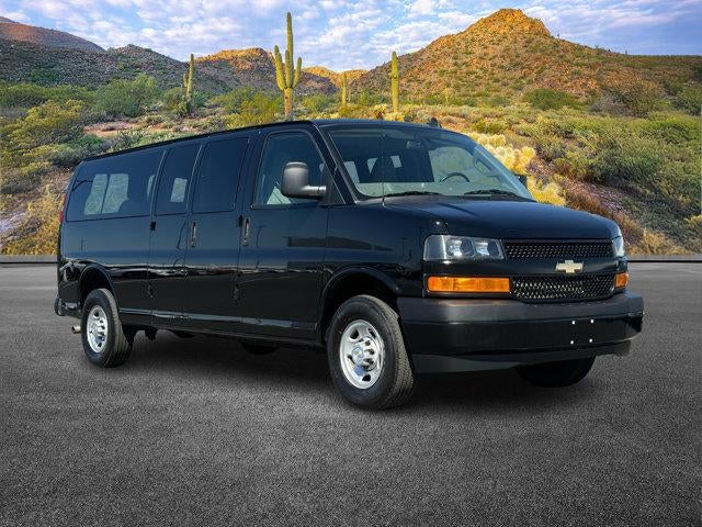 2023 Chevrolet Express Passenger 3500 1LS