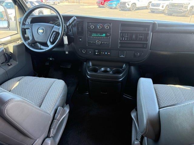 2023 Chevrolet Express Passenger 3500 1LS