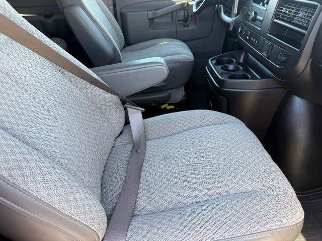 2023 Chevrolet Express Passenger 3500 1LS