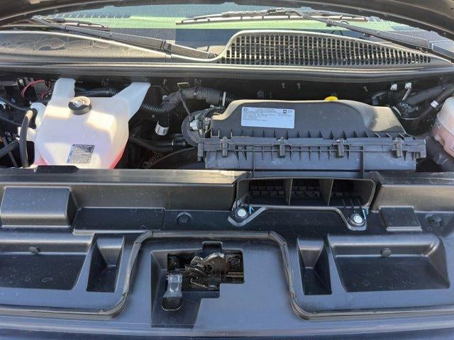 2023 Chevrolet Express Passenger 3500 1LS