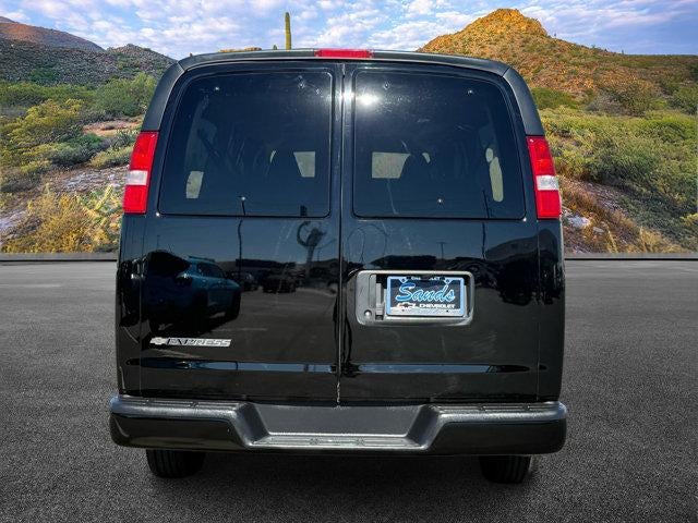 2023 Chevrolet Express Passenger 3500 1LS