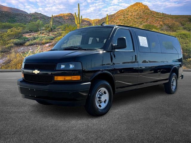 2023 Chevrolet Express Passenger 3500 1LS