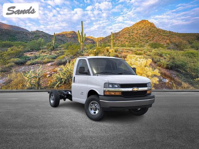 2025 Chevrolet Express Cutaway 3500 Base