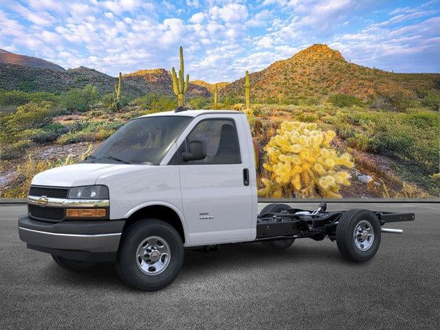2025 Chevrolet Express Cutaway 3500 Base
