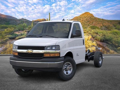 2025 Chevrolet Express Cutaway 3500 Base