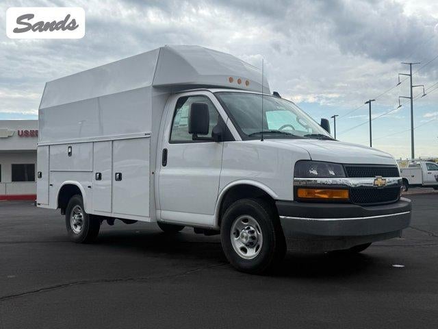 2025 Chevrolet Express Cutaway 3500 Base