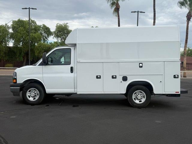 2025 Chevrolet Express Cutaway 3500 Base