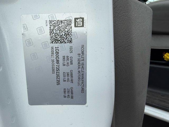 2025 Chevrolet Express Cutaway 3500 Base