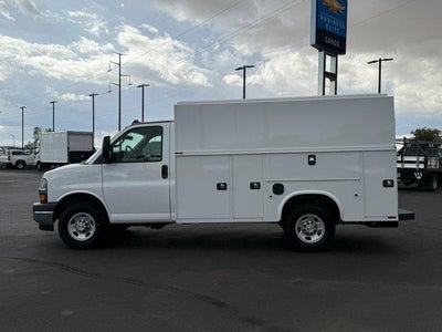 2025 Chevrolet Express Cutaway 3500 Base