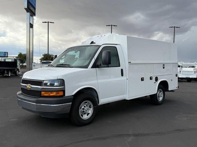 2025 Chevrolet Express Cutaway 3500 Base