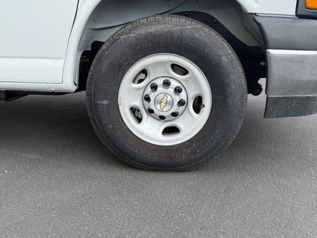 2025 Chevrolet Express Cutaway 3500 Base