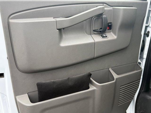 2025 Chevrolet Express Cutaway 3500 Base