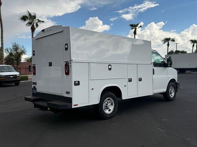 2025 Chevrolet Express Cutaway 3500 Base