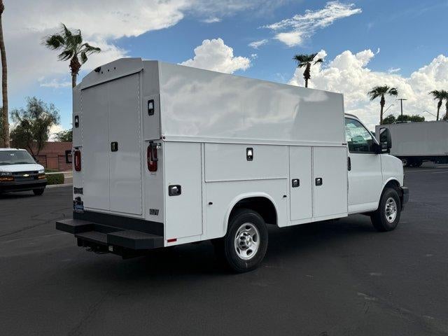 2025 Chevrolet Express Cutaway 3500 Base
