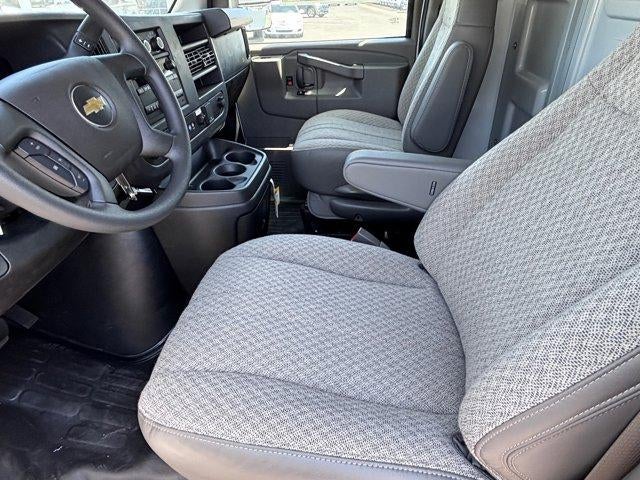 2025 Chevrolet Express Cutaway 3500 Base