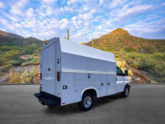2025 Chevrolet Express Cutaway 3500 Base