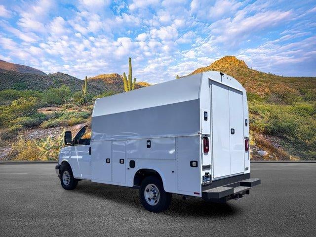 2025 Chevrolet Express Cutaway 3500 Base