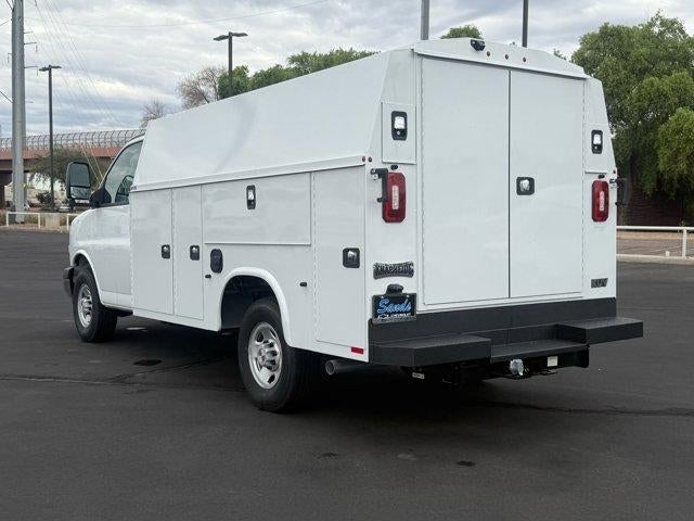 2025 Chevrolet Express Cutaway 3500 Base