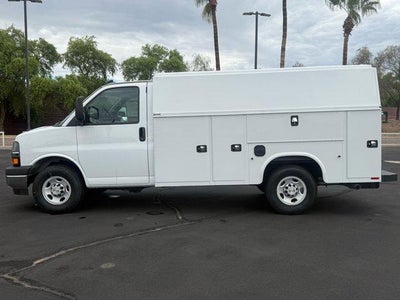 2025 Chevrolet Express Cutaway 3500 Base