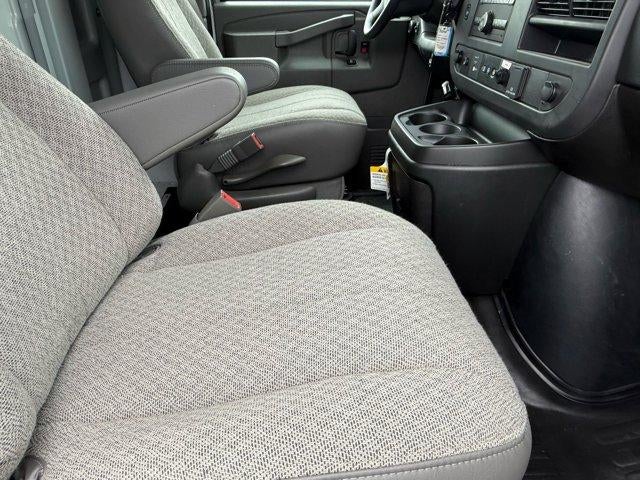 2025 Chevrolet Express Cutaway 3500 Base