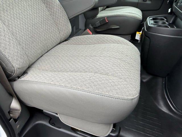 2025 Chevrolet Express Cutaway 3500 Base