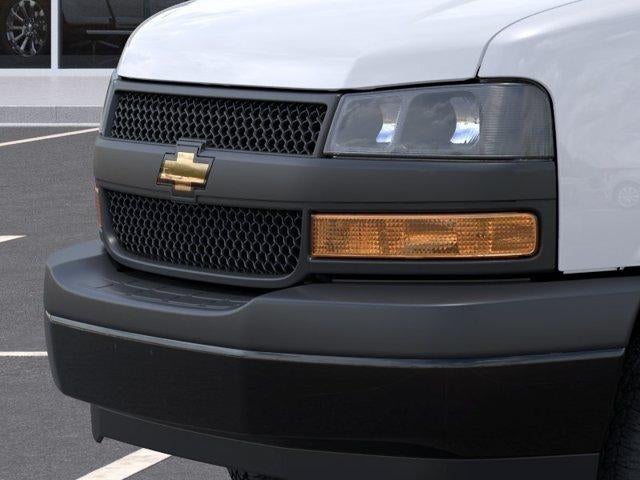 2025 Chevrolet Express Cutaway 3500 Base