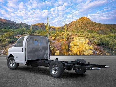 2025 Chevrolet Express Cutaway 3500 Base