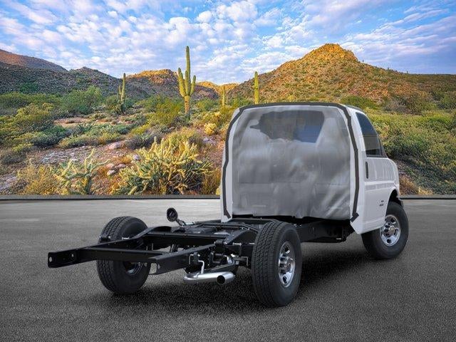 2025 Chevrolet Express Cutaway 3500 Base