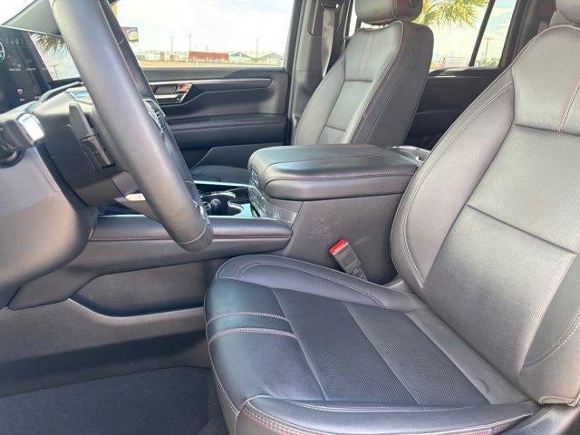 2025 Chevrolet Suburban RST