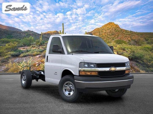 2025 Chevrolet Express Cutaway 3500 Base