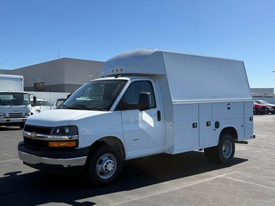 2025 Chevrolet Express Cutaway 3500 Base