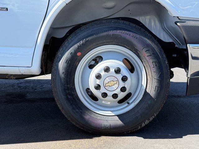 2025 Chevrolet Express Cutaway 3500 Base