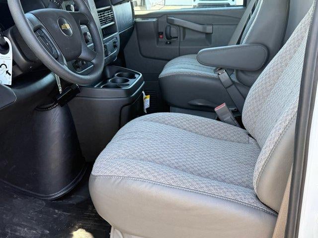 2025 Chevrolet Express Cutaway 3500 Base