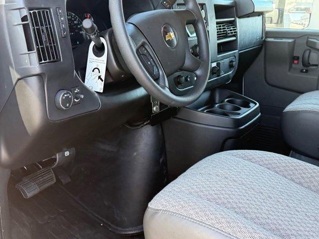2025 Chevrolet Express Cutaway 3500 Base