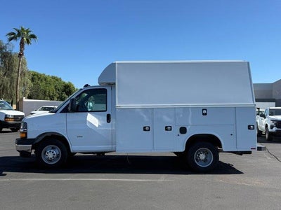 2025 Chevrolet Express Cutaway 3500 Base
