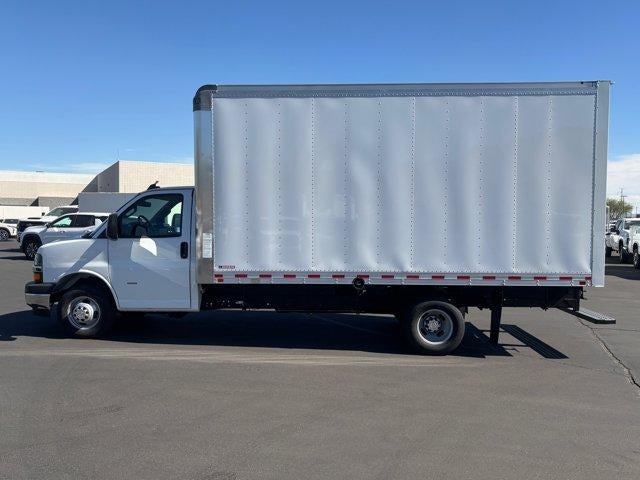 2025 Chevrolet Express Cutaway 3500 Base