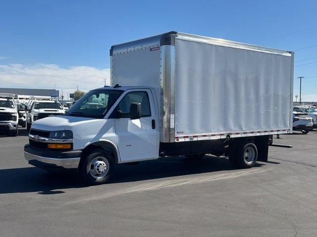 2025 Chevrolet Express Cutaway 3500 Base