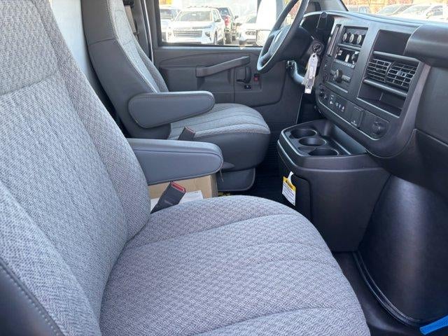 2025 Chevrolet Express Cutaway 3500 Base