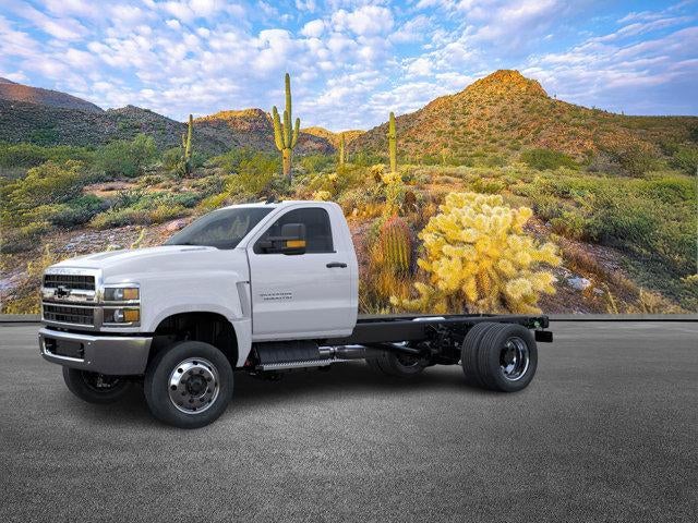 2025 Chevrolet Silverado 6500 HD Work Truck
