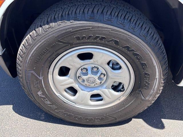 2022 Nissan Frontier S