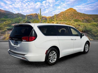 2022 Chrysler Voyager LX