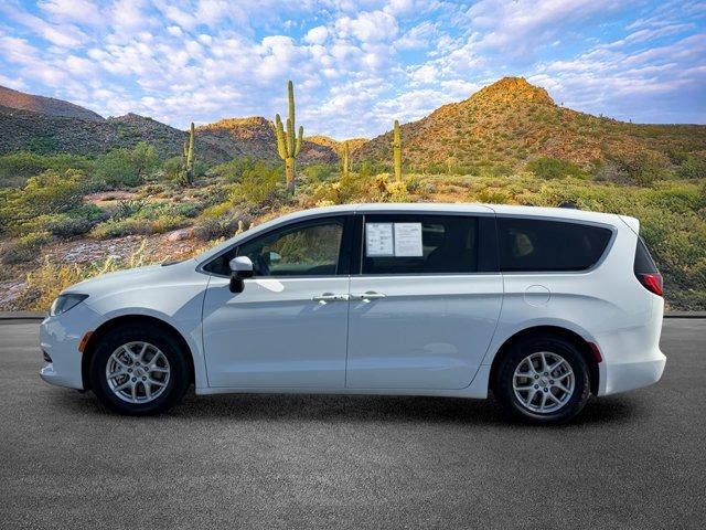 2022 Chrysler Voyager LX