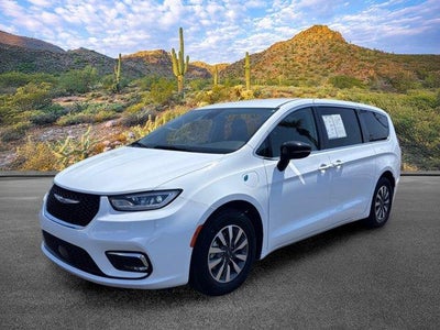 2024 Chrysler Pacifica Hybrid Select