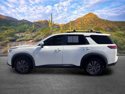 2024 Nissan Pathfinder SV