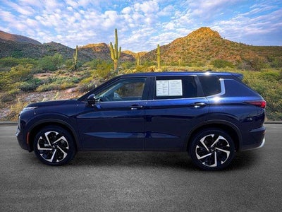2024 Mitsubishi Outlander SE